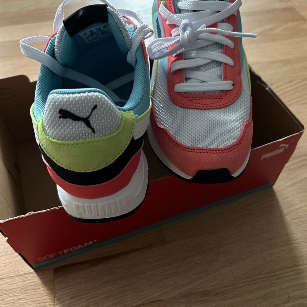 Puma Kids Sneakers - White and Coral - Picture 4 of 6